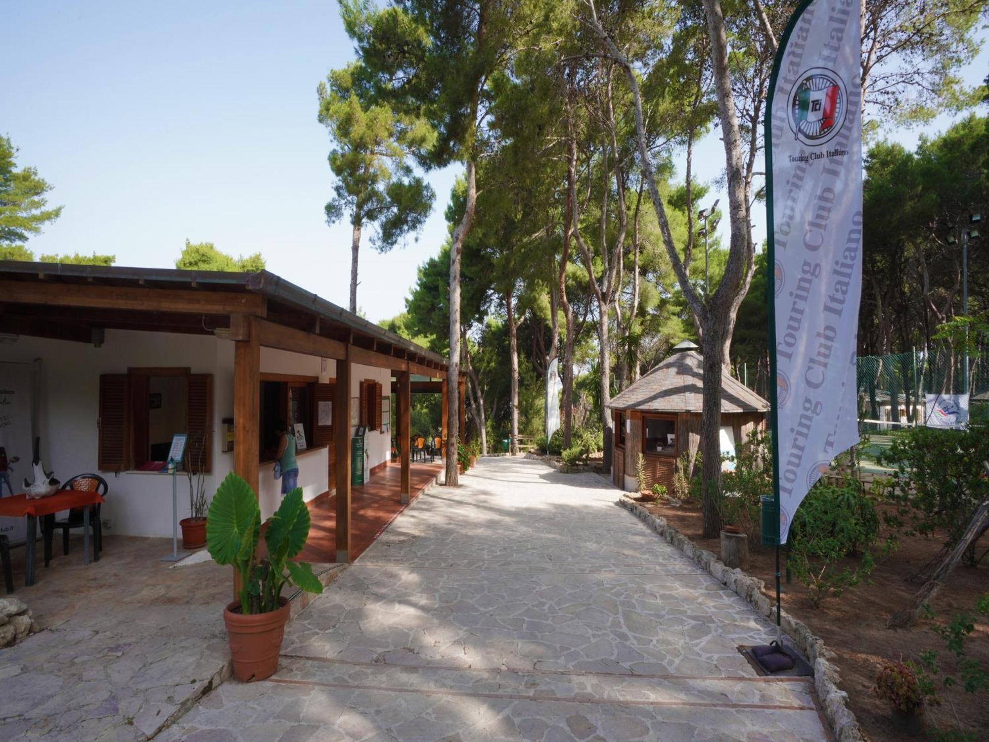 Touring Club Italiano - Isole Tremiti Hotel San Domino Bagian luar foto